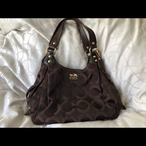 Beautiful Coach bag. Like new condition. See pics for measurements.